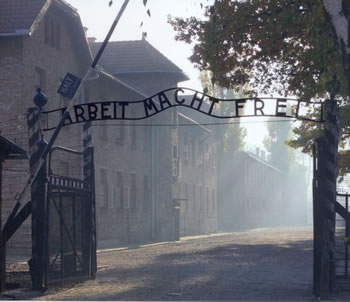 Entrée du camp d'Auschwitz