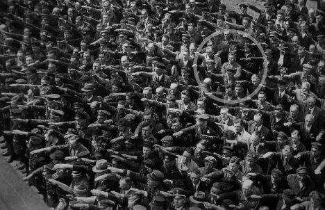 August-Landmesser-Almanya-1936